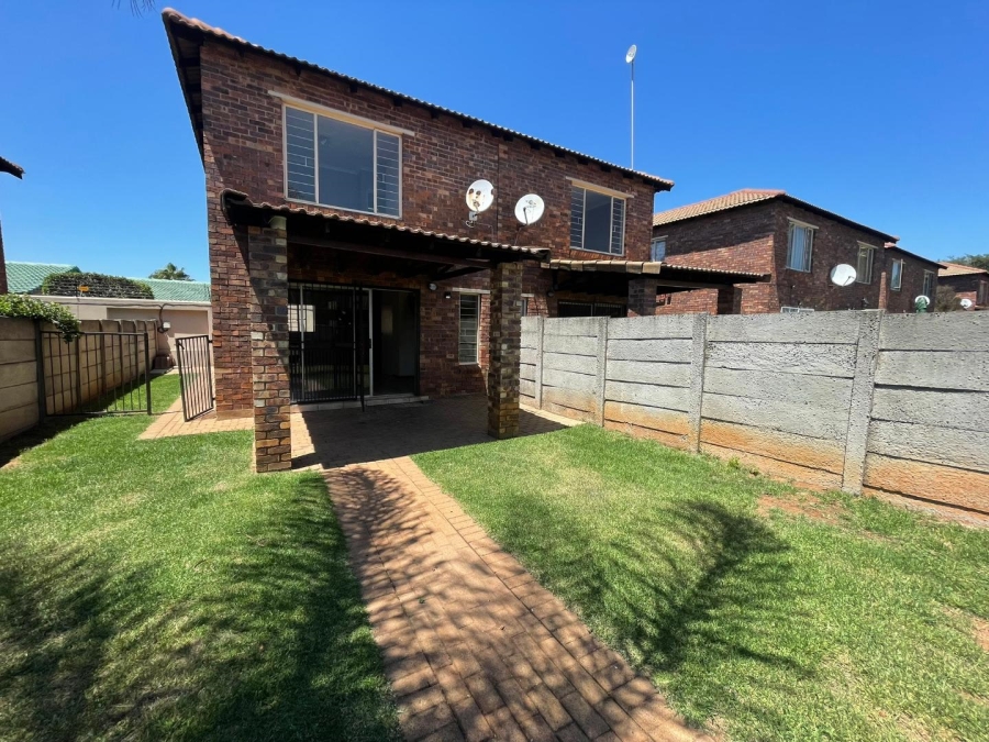 2 Bedroom Property for Sale in Florida Glen Gauteng
