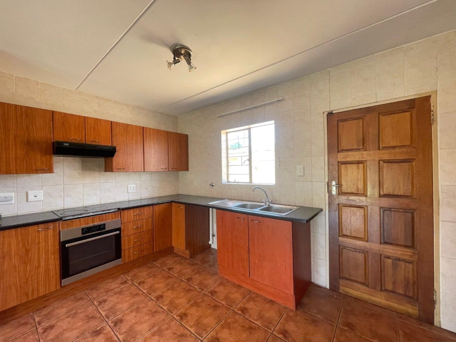2 Bedroom Property for Sale in Florida Glen Gauteng