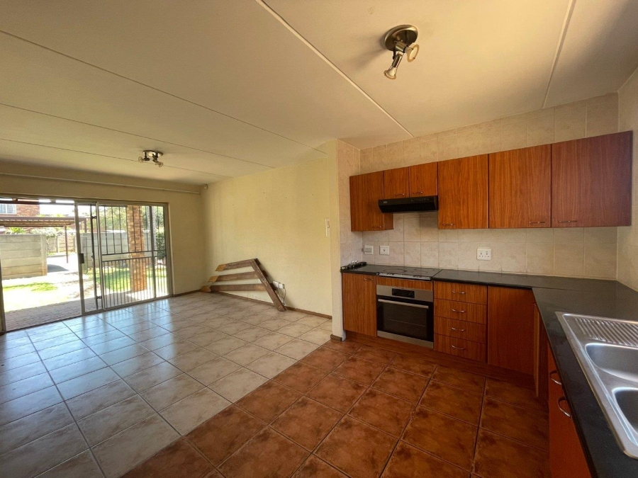 2 Bedroom Property for Sale in Florida Glen Gauteng