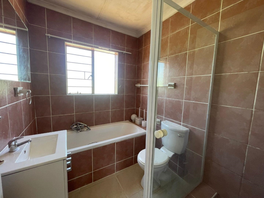 2 Bedroom Property for Sale in Florida Glen Gauteng