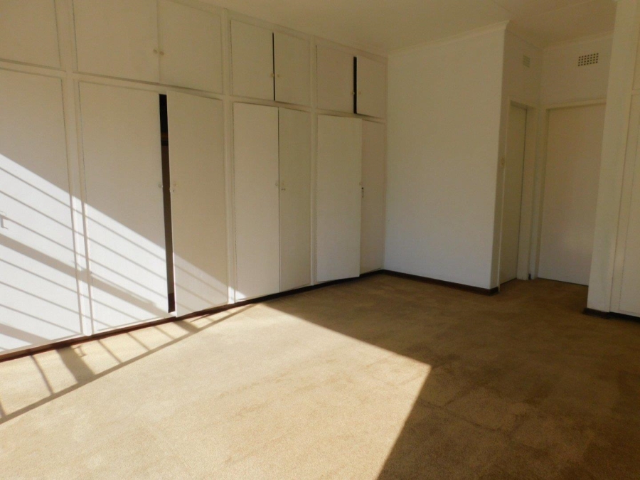 To Let 4 Bedroom Property for Rent in Bryanston Gauteng