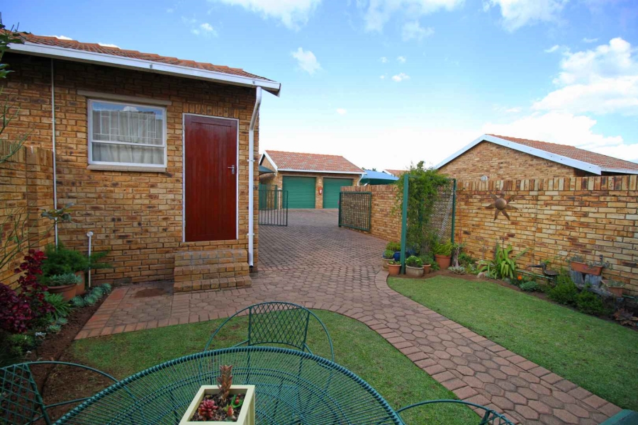 2 Bedroom Property for Sale in Krugersdorp North Gauteng