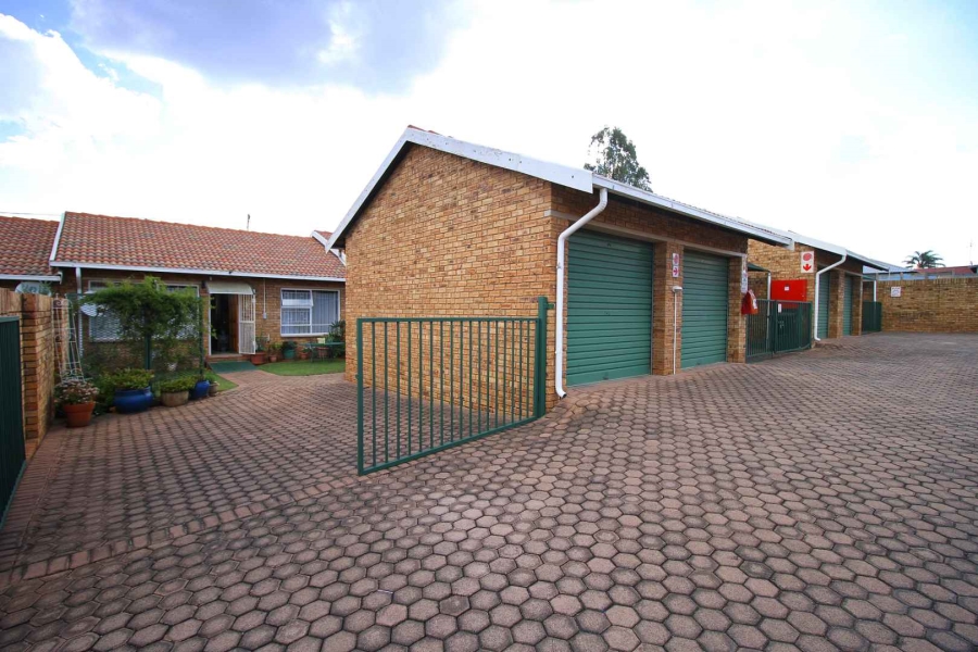 2 Bedroom Property for Sale in Krugersdorp North Gauteng