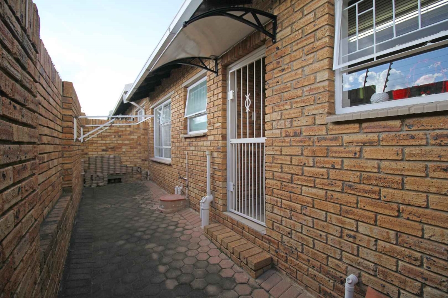 2 Bedroom Property for Sale in Krugersdorp North Gauteng