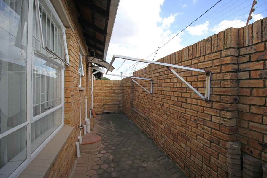 2 Bedroom Property for Sale in Krugersdorp North Gauteng