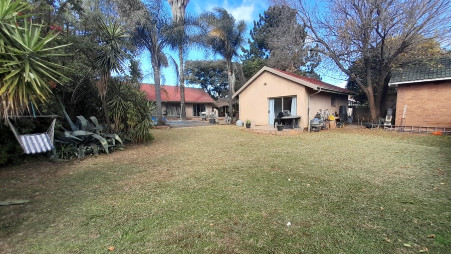 3 Bedroom Property for Sale in Birchleigh North Gauteng