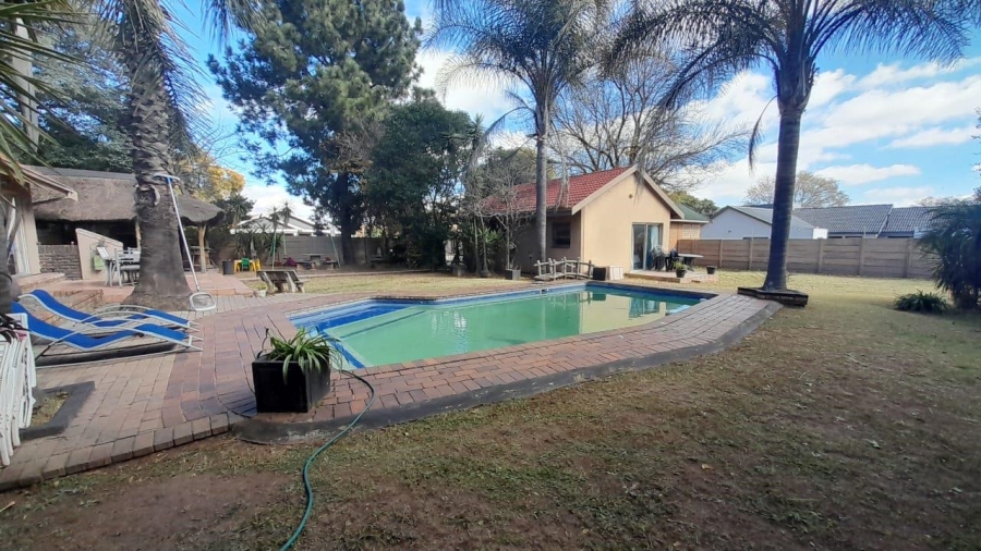 3 Bedroom Property for Sale in Birchleigh North Gauteng