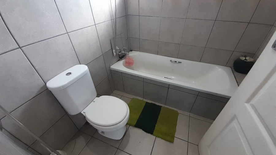 3 Bedroom Property for Sale in Birchleigh North Gauteng
