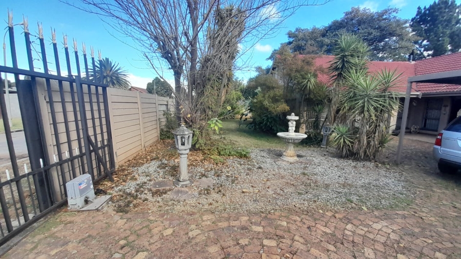 3 Bedroom Property for Sale in Birchleigh North Gauteng