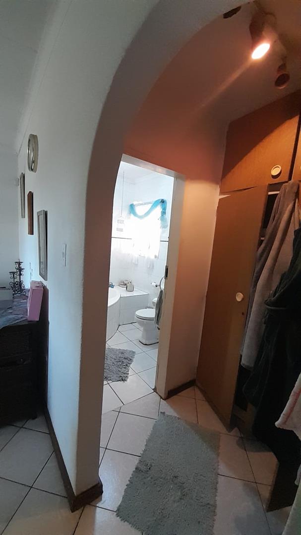3 Bedroom Property for Sale in Birchleigh North Gauteng