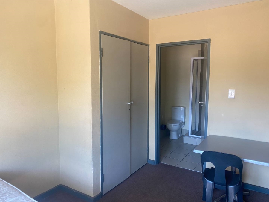 1 Bedroom Property for Sale in Ruimsig Gauteng