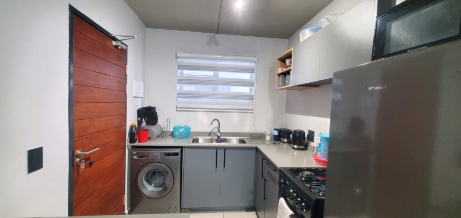 To Let 2 Bedroom Property for Rent in South Hills Gauteng
