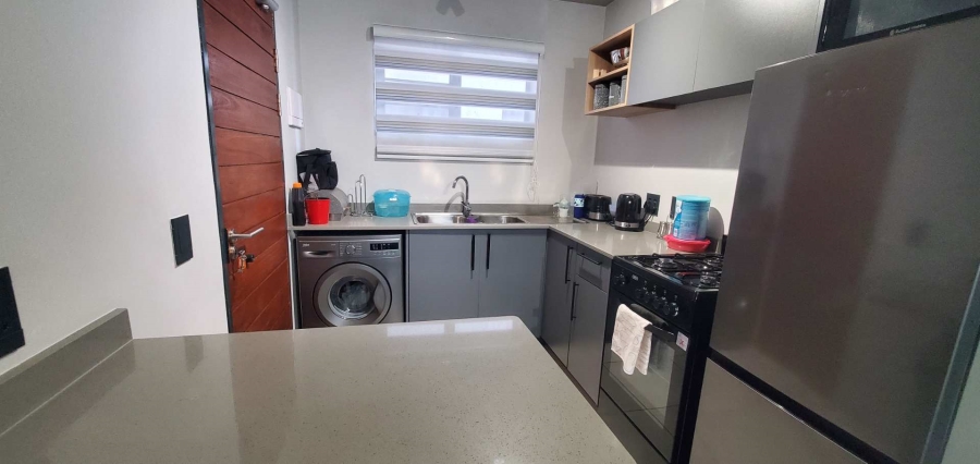 To Let 2 Bedroom Property for Rent in South Hills Gauteng