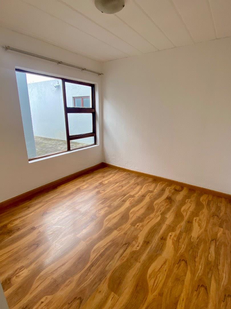 To Let 3 Bedroom Property for Rent in Lakefield Gauteng
