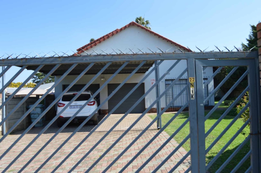 5 Bedroom Property for Sale in Brackendowns Gauteng
