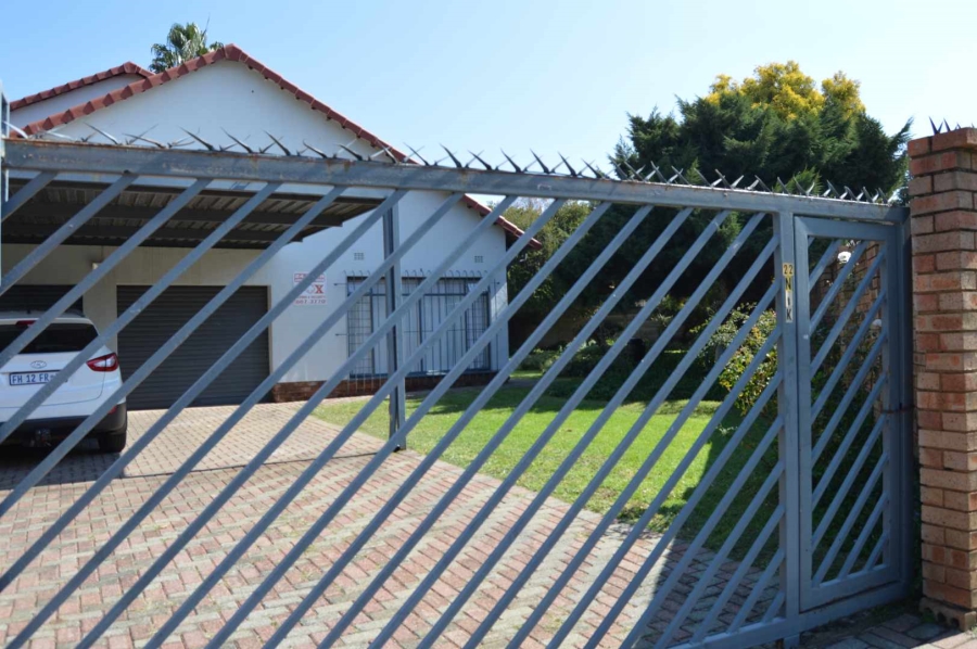 5 Bedroom Property for Sale in Brackendowns Gauteng