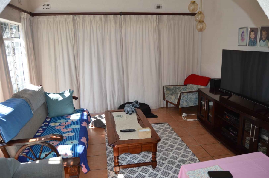 5 Bedroom Property for Sale in Brackendowns Gauteng