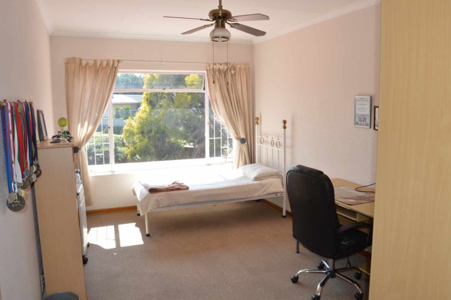 5 Bedroom Property for Sale in Brackendowns Gauteng
