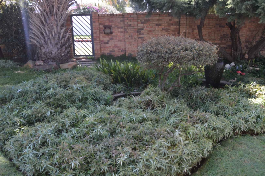 5 Bedroom Property for Sale in Brackendowns Gauteng