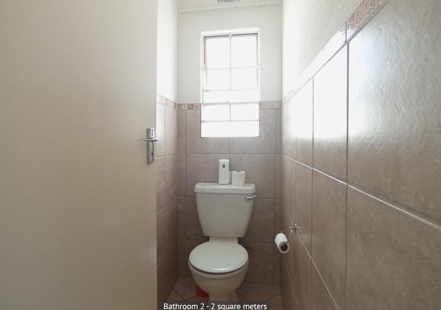 2 Bedroom Property for Sale in Andeon Gauteng