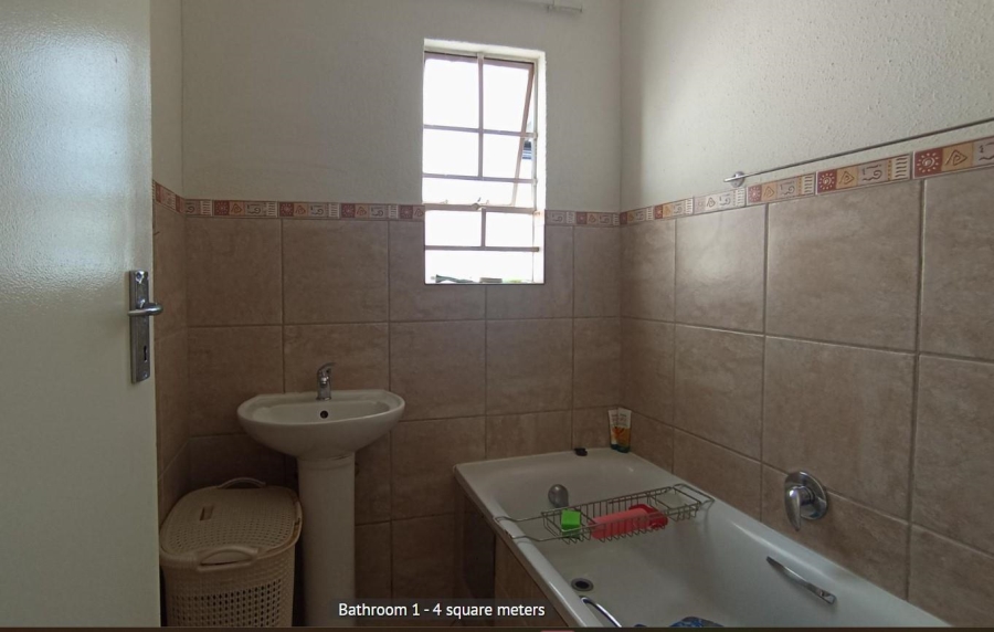 2 Bedroom Property for Sale in Andeon Gauteng