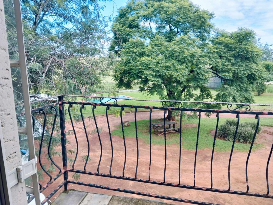 4 Bedroom Property for Sale in Mnandi Gauteng