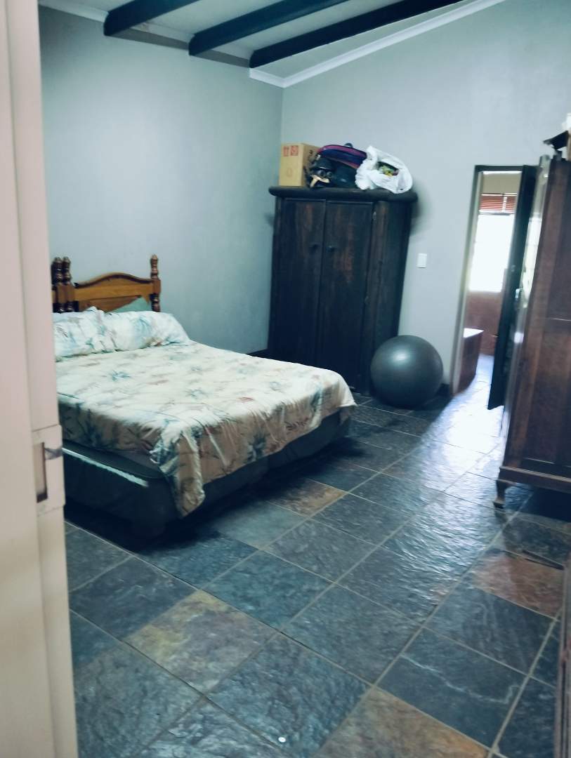 4 Bedroom Property for Sale in Mnandi Gauteng