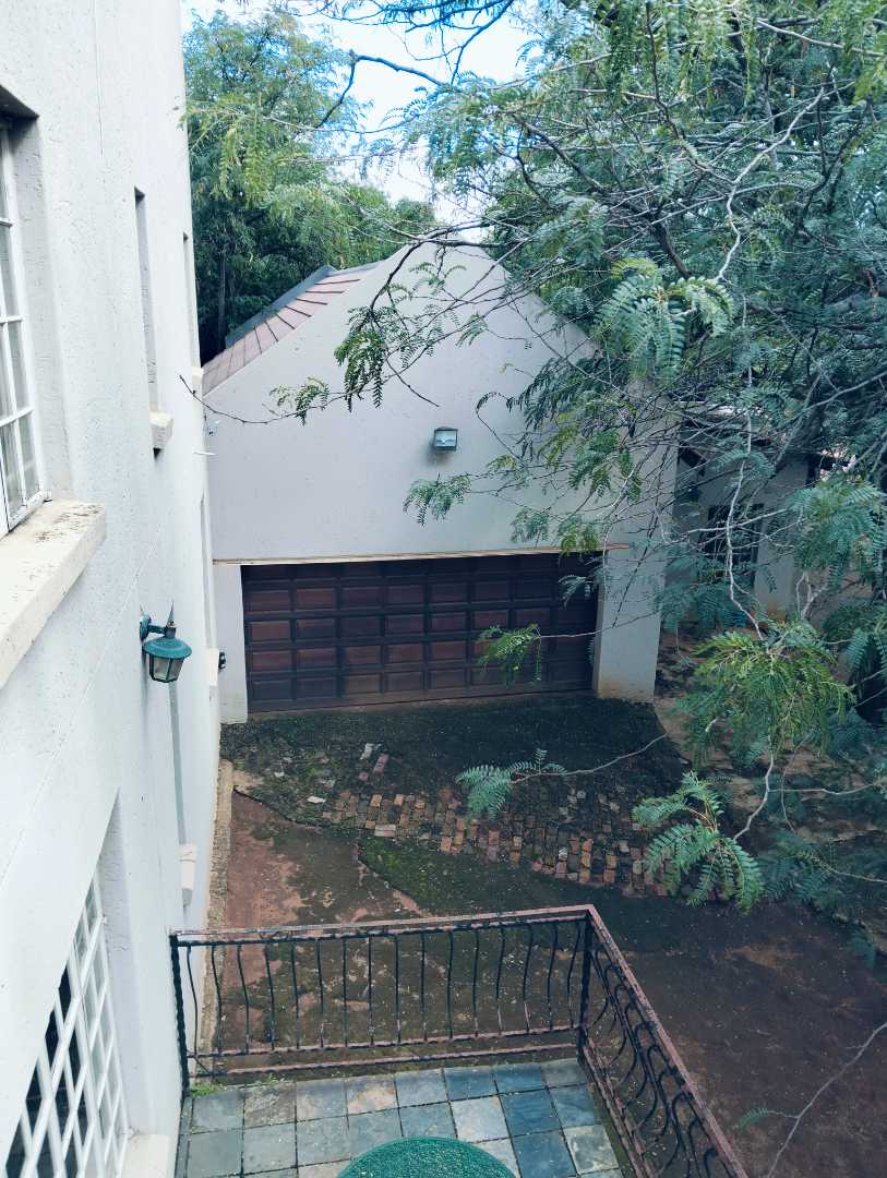 4 Bedroom Property for Sale in Mnandi Gauteng