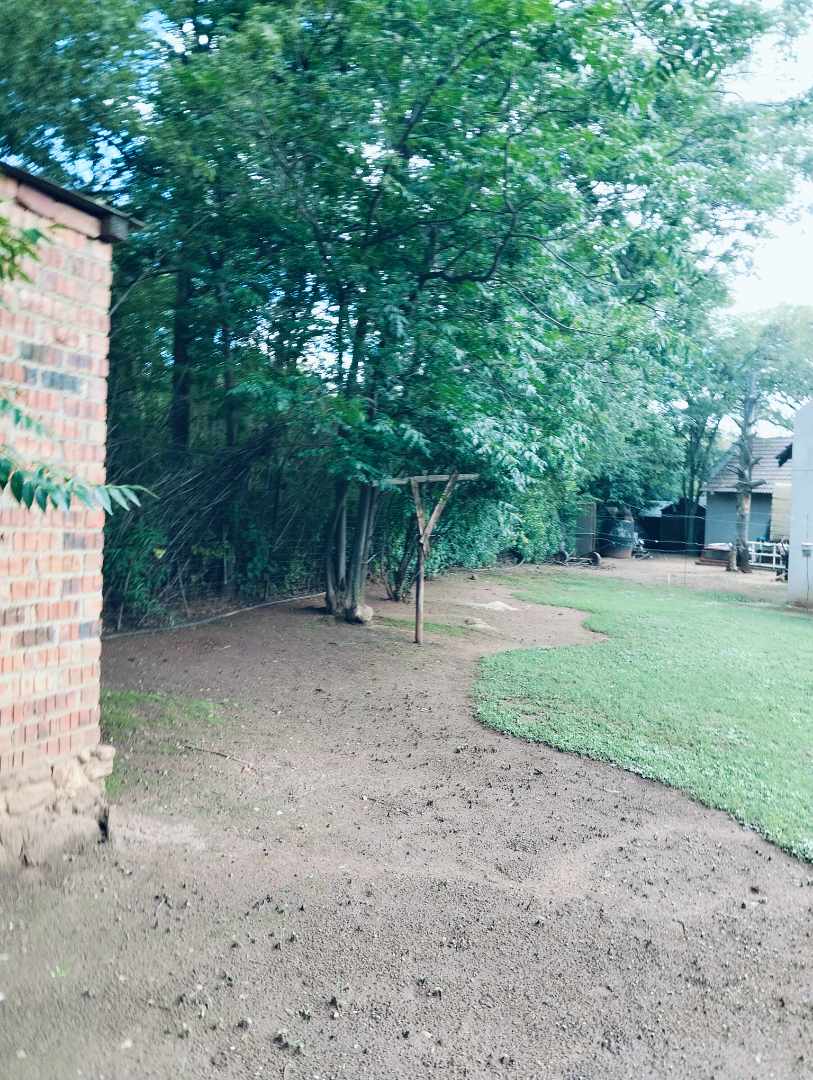 4 Bedroom Property for Sale in Mnandi Gauteng