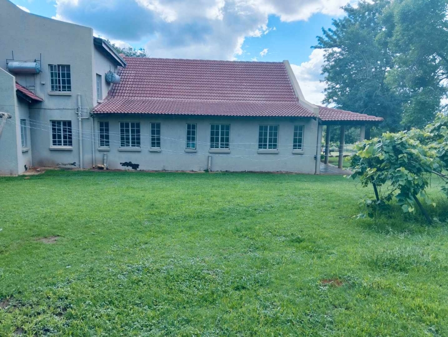 4 Bedroom Property for Sale in Mnandi Gauteng