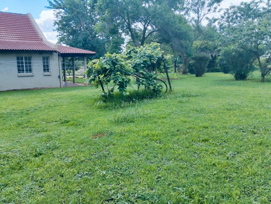 4 Bedroom Property for Sale in Mnandi Gauteng