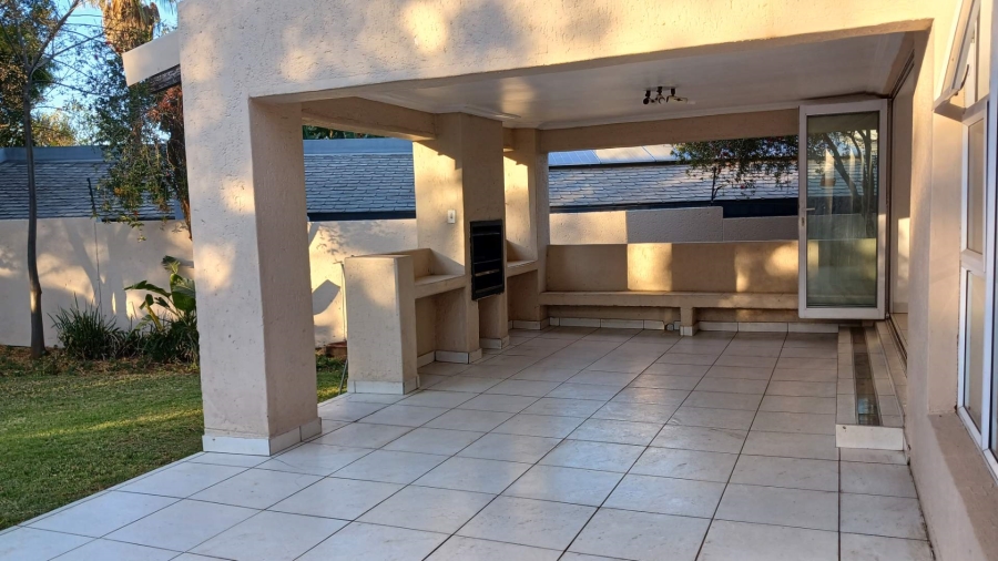 To Let 4 Bedroom Property for Rent in Hurlingham Manor Gauteng