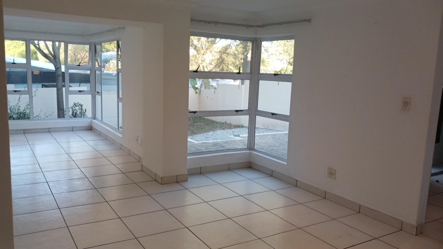 To Let 4 Bedroom Property for Rent in Hurlingham Manor Gauteng