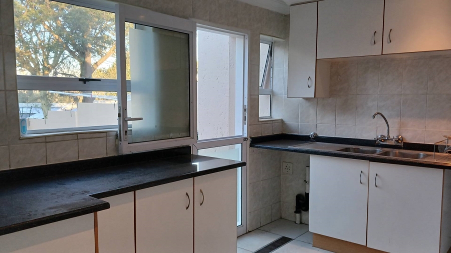 To Let 4 Bedroom Property for Rent in Hurlingham Manor Gauteng