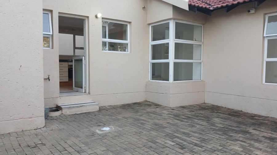 To Let 4 Bedroom Property for Rent in Hurlingham Manor Gauteng