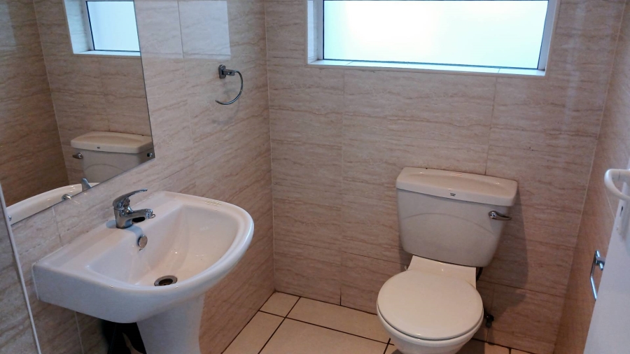 To Let 4 Bedroom Property for Rent in Hurlingham Manor Gauteng