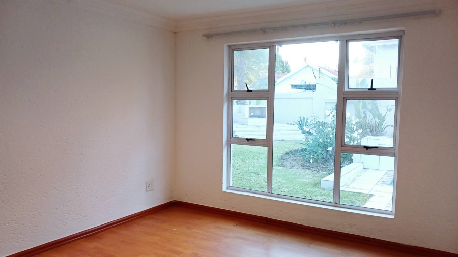 To Let 4 Bedroom Property for Rent in Hurlingham Manor Gauteng