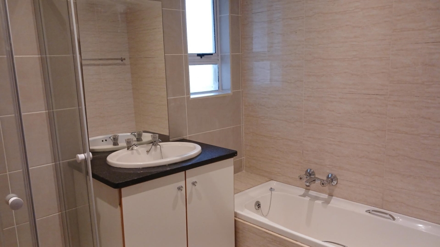 To Let 4 Bedroom Property for Rent in Hurlingham Manor Gauteng