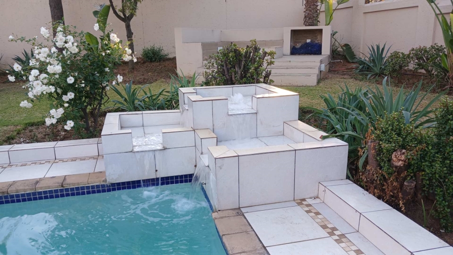 To Let 4 Bedroom Property for Rent in Hurlingham Manor Gauteng