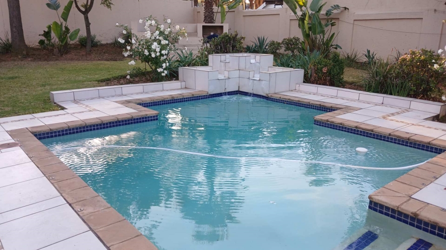 To Let 4 Bedroom Property for Rent in Hurlingham Manor Gauteng