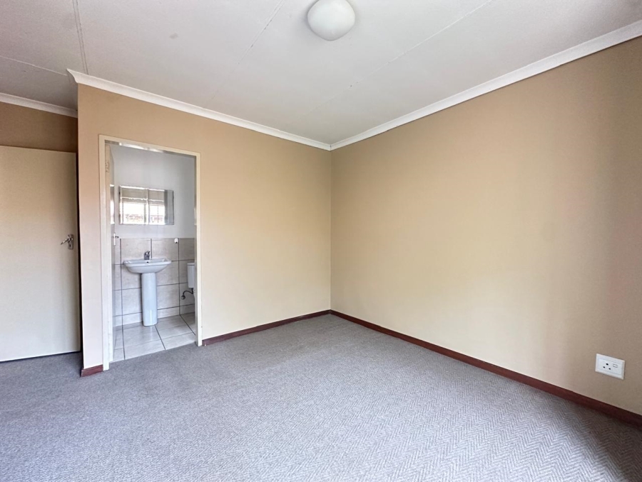 3 Bedroom Property for Sale in Tijger Valley Gauteng