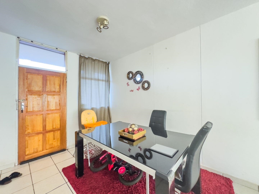 2 Bedroom Property for Sale in La Montagne Gauteng