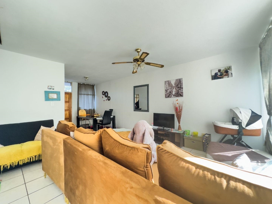 2 Bedroom Property for Sale in La Montagne Gauteng