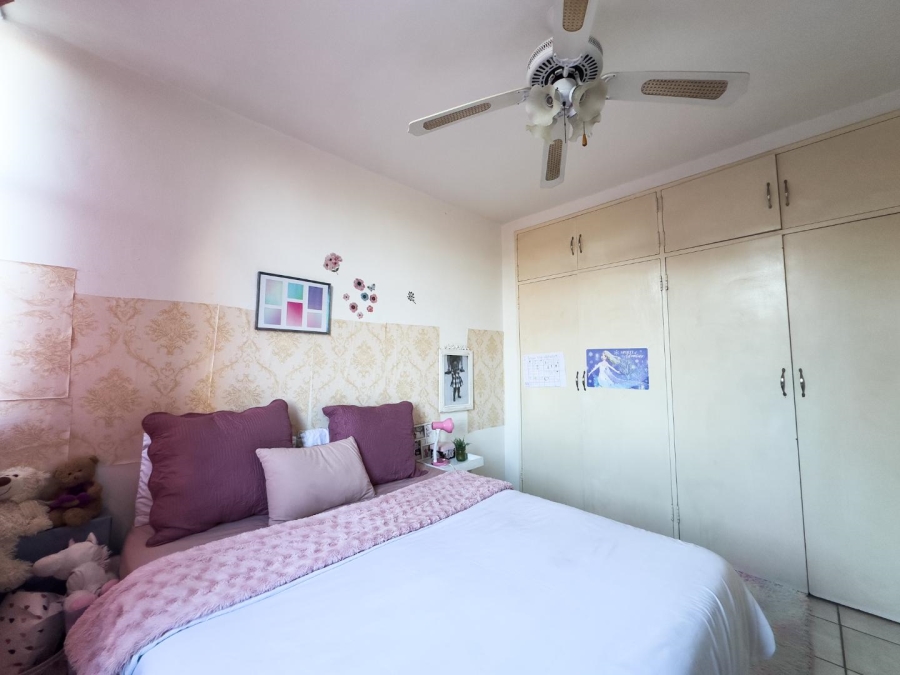 2 Bedroom Property for Sale in La Montagne Gauteng