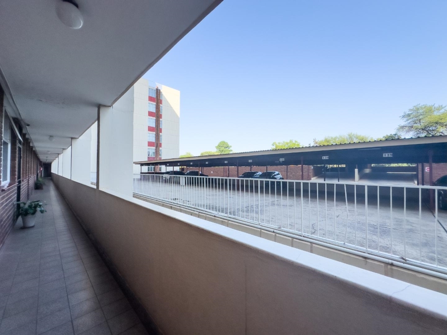 2 Bedroom Property for Sale in La Montagne Gauteng