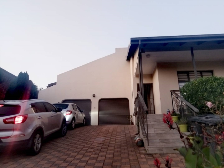 To Let 4 Bedroom Property for Rent in Wilro Park Gauteng