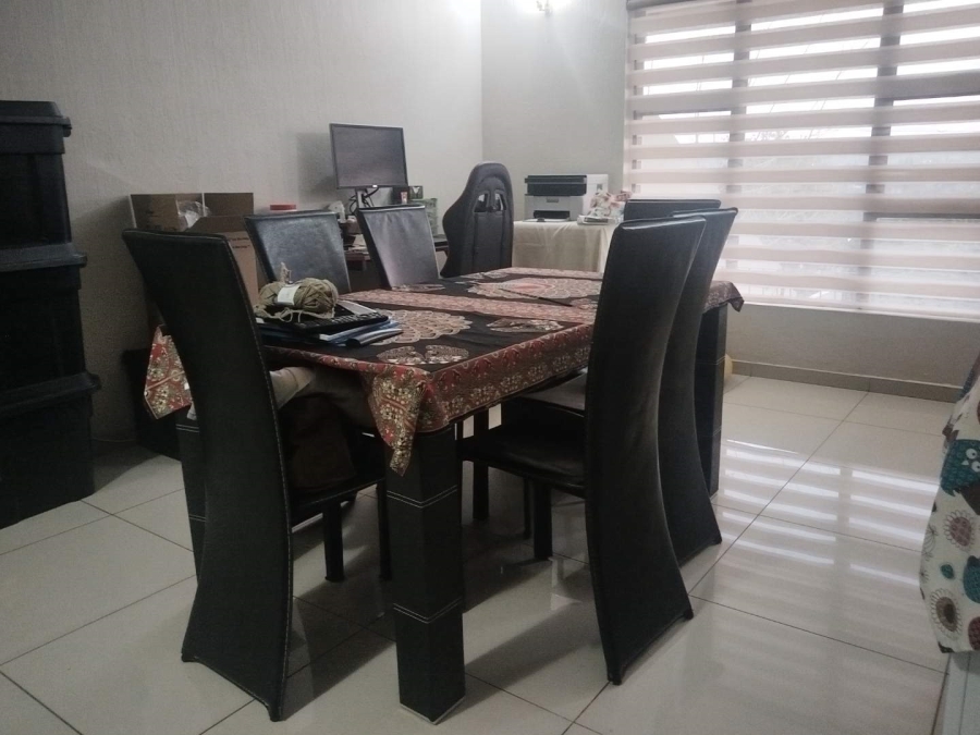 To Let 4 Bedroom Property for Rent in Wilro Park Gauteng