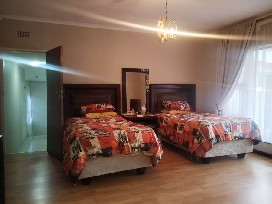 To Let 4 Bedroom Property for Rent in Wilro Park Gauteng