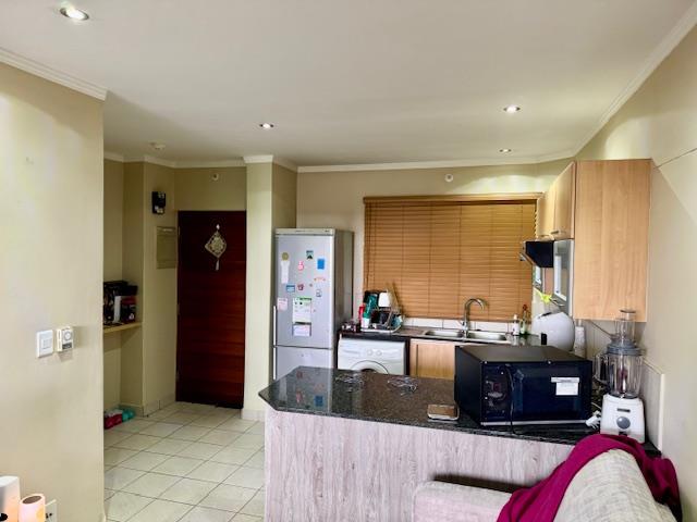 To Let 1 Bedroom Property for Rent in Sandhurst Gauteng