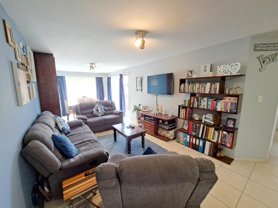 2 Bedroom Property for Sale in Liefde en Vrede Gauteng